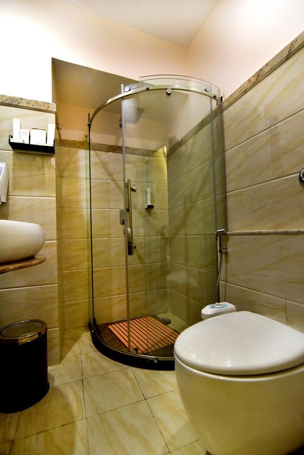 Hotel Kama International Gorakhpur Kültér fotó