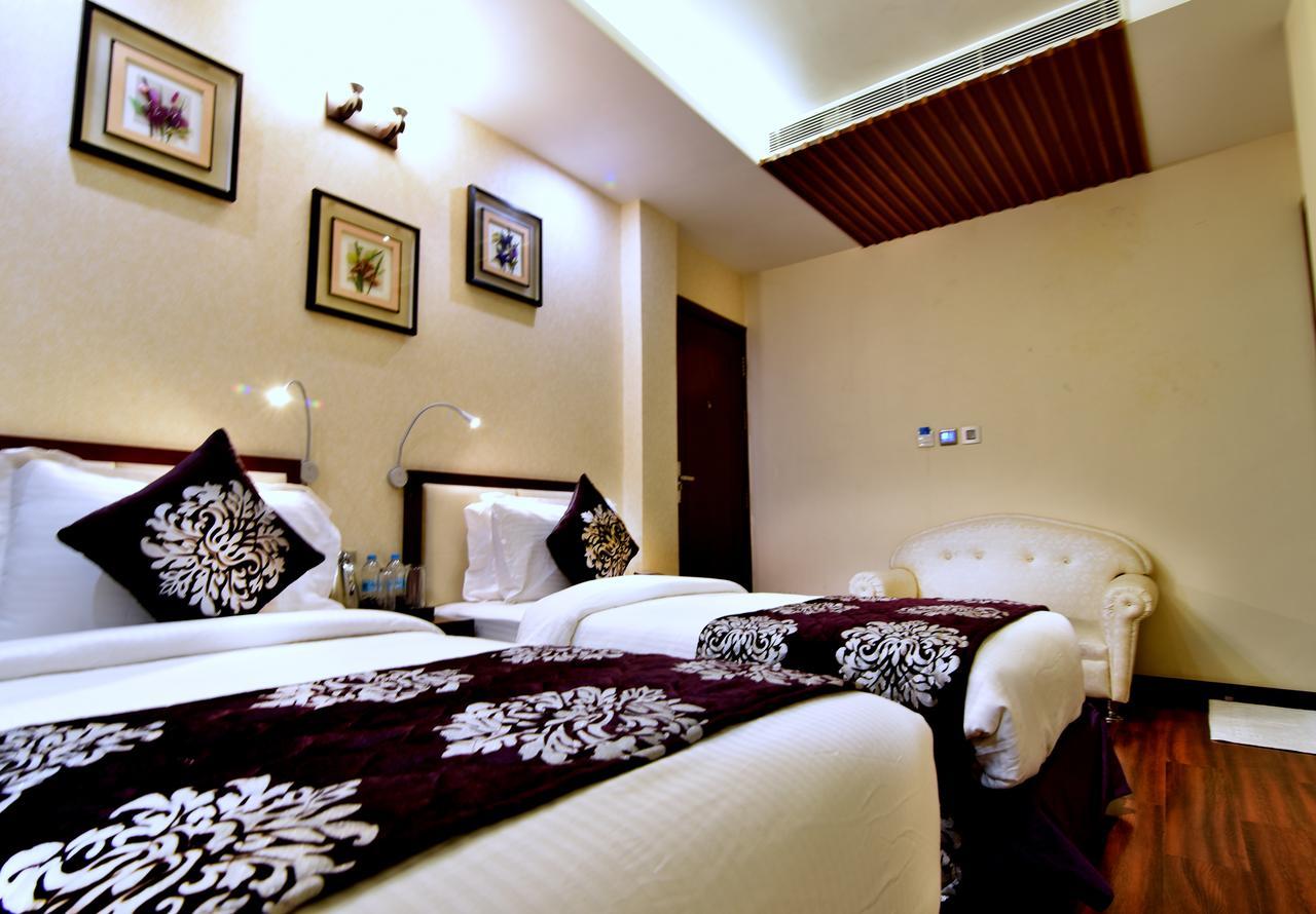 Hotel Kama International Gorakhpur Kültér fotó