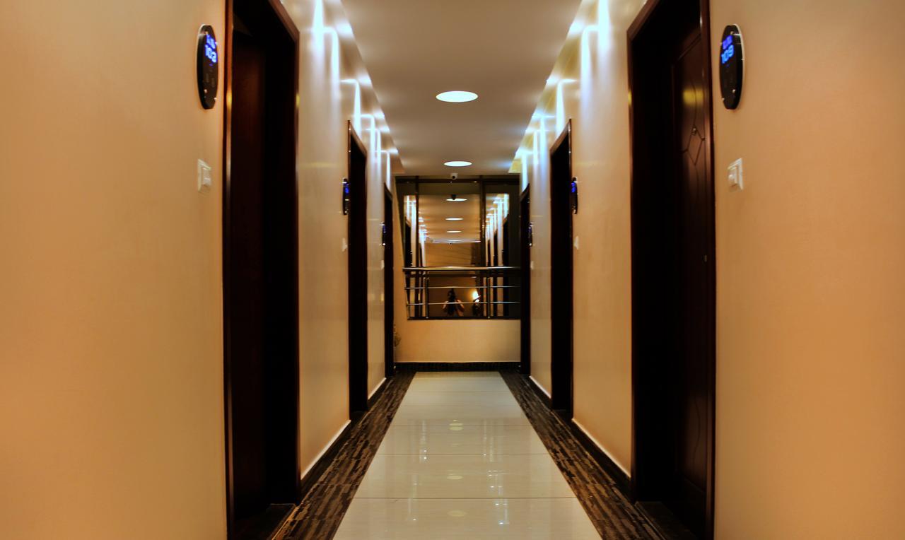 Hotel Kama International Gorakhpur Kültér fotó