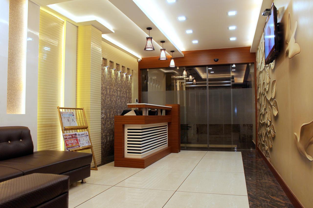Hotel Kama International Gorakhpur Kültér fotó