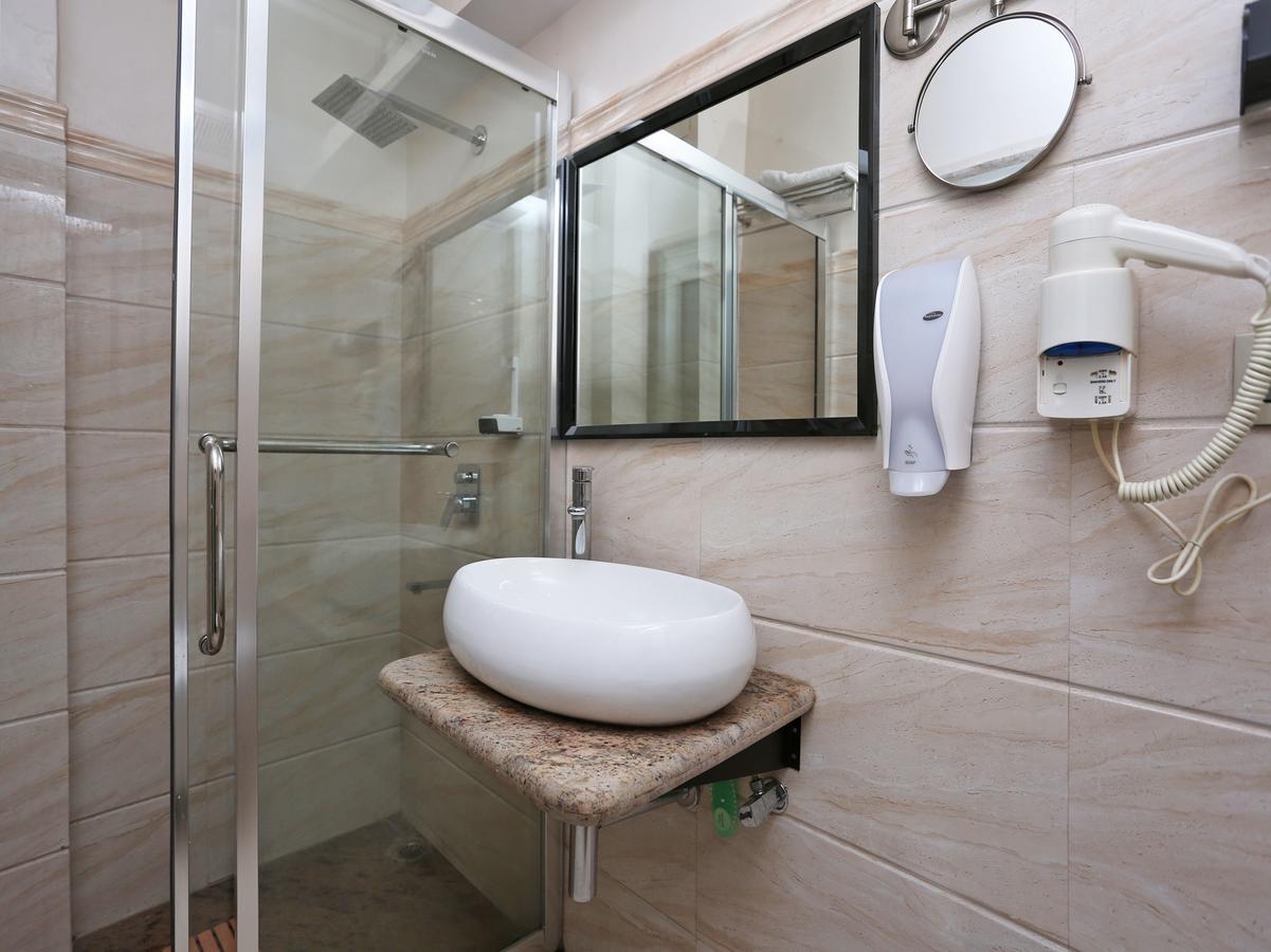 Hotel Kama International Gorakhpur Kültér fotó